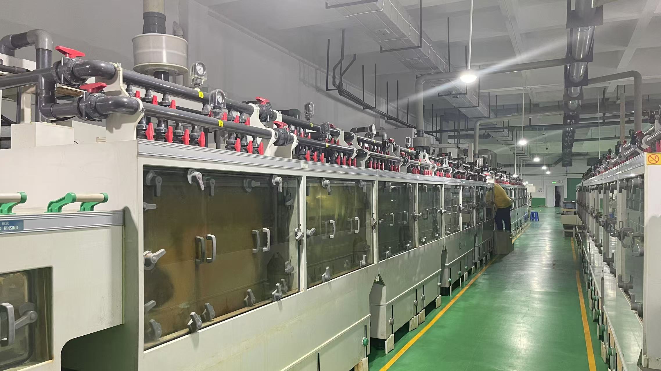 Qual è il processo di attacco metallico?